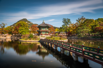 Obraz premium Hyangwonjeong Pavilion