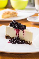 Cake with cream cheese and blueberries