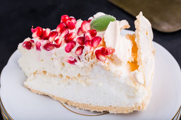 Pavlova cake with pomegranate