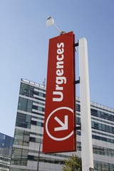 Fototapeta premium Panneau Urgences d'un hôpital à Paris