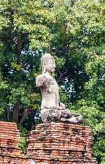 Old buddha statue at Wat Chaiwatthanaram, in the city of Ayuttha