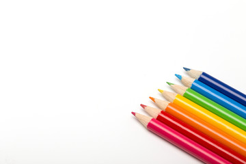 カラフルな色鉛筆