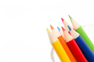 カラフルな色鉛筆