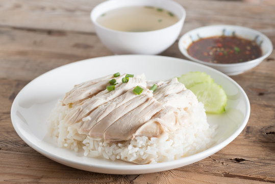 Rice steamed with chicken soup.
