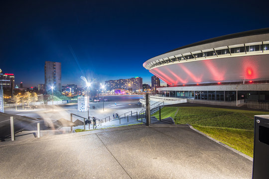 Fototapeta Fototapeta Nocny widok na Międzynarodowe Centrum Kongresowe w Katowicach ścienna