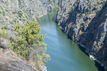Obraz premium Douro river and the high rocky shores in Miranda do Douro, Portugal