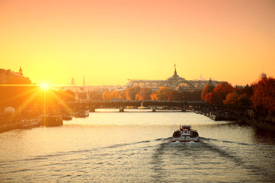 dernier rayons de soleil en automne