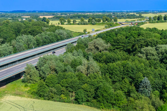 schwach frequentierte Autobahn A20 in Mecklenburg-Vorpommern Luftbild