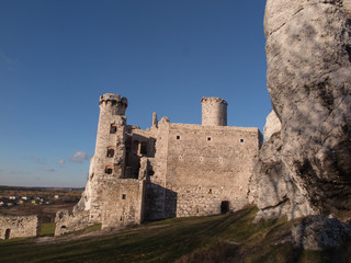 Fototapeta na wymiar Ruins of Ogrodzieniec castle - Poland