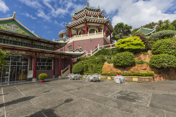 Naklejka premium Pagoda and dragon sculpture of the Taoist Temple in Cebu, Philip