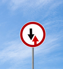 The advantage of oncoming traffic