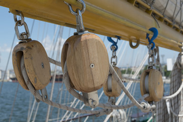 sailing vessel mast and rigging cordage © tbaeff