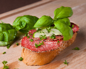 Baguette mit Salami