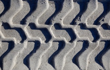 Reifenspur im Sand 2