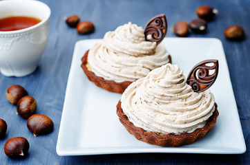 chocolate tartlet with chestnut cream frosting