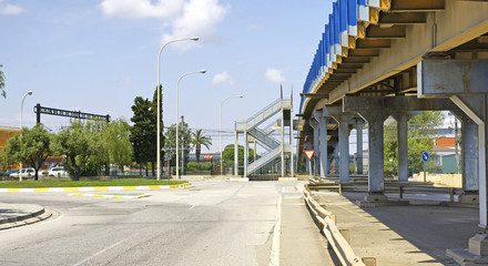 Columnas y soportes de un puente en la zona franca, Barcelona