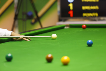 white ball snooker