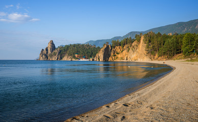 Fototapeta premium Sandy cove on Lake Baikal 