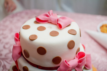 Wedding cake polka dot with bow