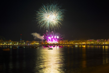 Fuegos artificiales en Donostia, Gipuzkoa (Espa&ntilde;a)