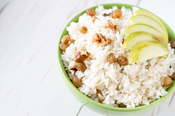 Sweet rice wiraisins and apple