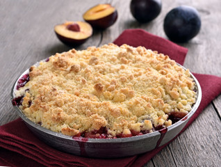 Plum crumb pie
