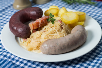 Schlachtteller mit Butwurst und Leberwust