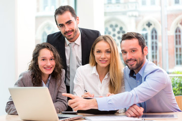 Obraz premium Group of business people working together at the office