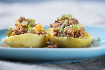 Mit Sojahack  gefüllte Kartoffeln,  vegan 