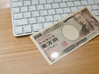 お金・パソコン