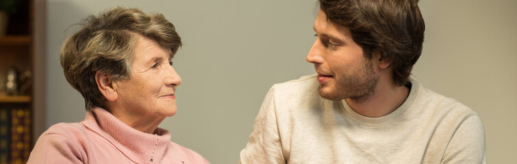 Obraz premium Talking with woman