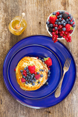 Pancakes with berries