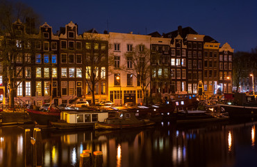 Obraz premium Night Lights on the Amsterdam Canals. Holland