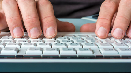 Detail beim Schreiben mit der Tastatur