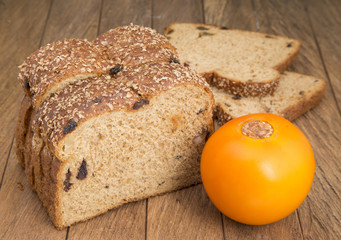 Pan integral y lulo.