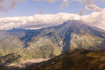 Naklejka na ściany i meble Tungurahua Volcano Devastating Explosion