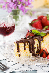 Cheesecake with strawberries and chocolate.