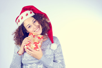Ragazza Afro Babbo Natale con pacchetto