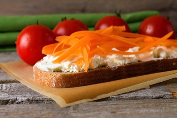 Bread with cottage cheese with cherry tomatoes