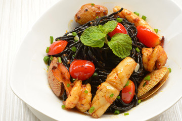Black spaghetti sauce, chili, seafood.