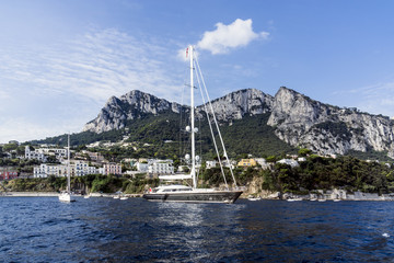 Fototapeta na wymiar Segelyacht vor Capri