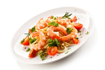 Shrimps with pasta and vegetables
