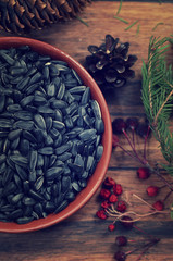 Russian delicious black sunflower seeds are high in vitamin E, B1 , B6 , B3 , protein, phosphorus, selenium , fat