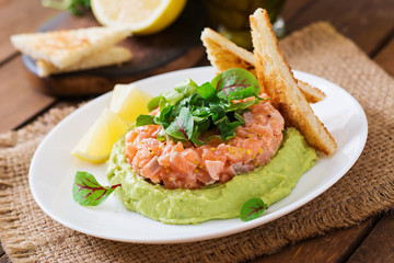 Salmon Tartare with avocado mousse