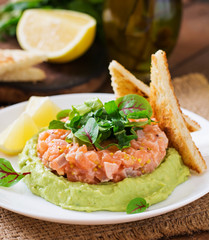 Salmon Tartare with avocado mousse