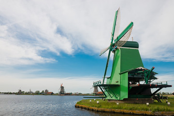 Naklejka premium Windmills of the Zaanse Schans