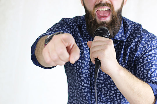 singer singing stage light