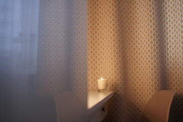 Свечка на столе