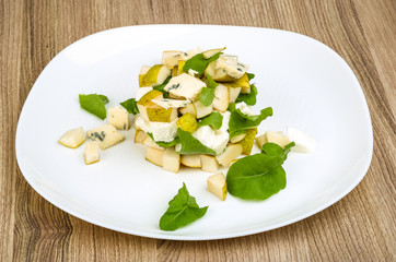 Pear and cheese salad