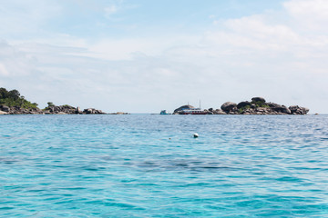 Obraz premium Beautiful sea view, clean water at Similan Islands in Thailand.